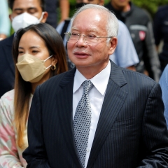 Malaysia PM hlui kum 12 chhung jail tang dawn!