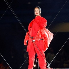 Super Bowl Halftime Show-ah raipuar Rihanna a che bon!